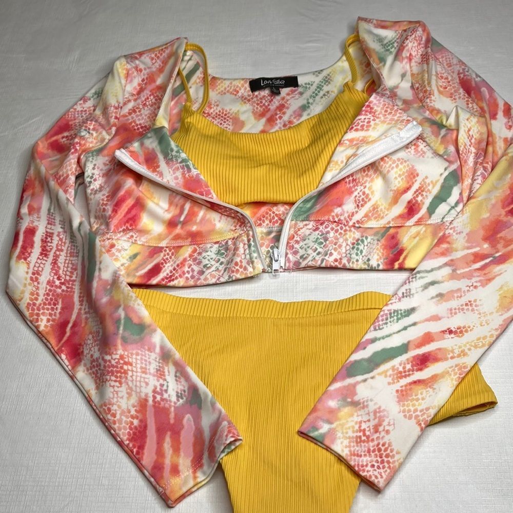 Love Star Top Long Sleeve Rash Guard Top - Picture 2 of 9